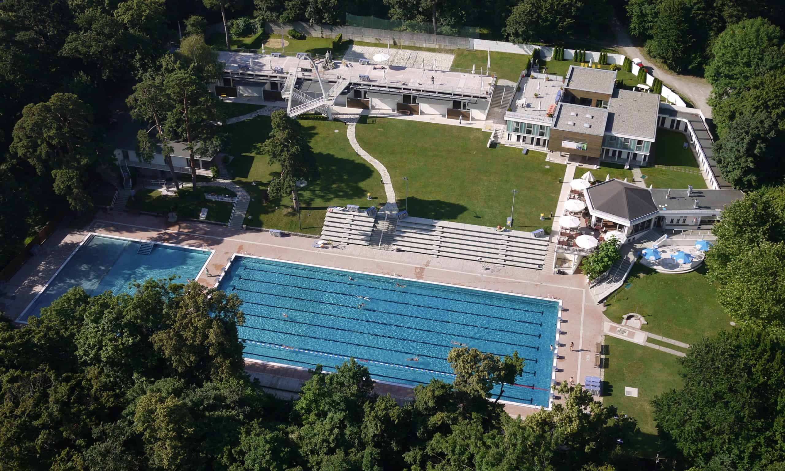Schönbrunnerbad: Ein schönes Freibad in Wien, 1130