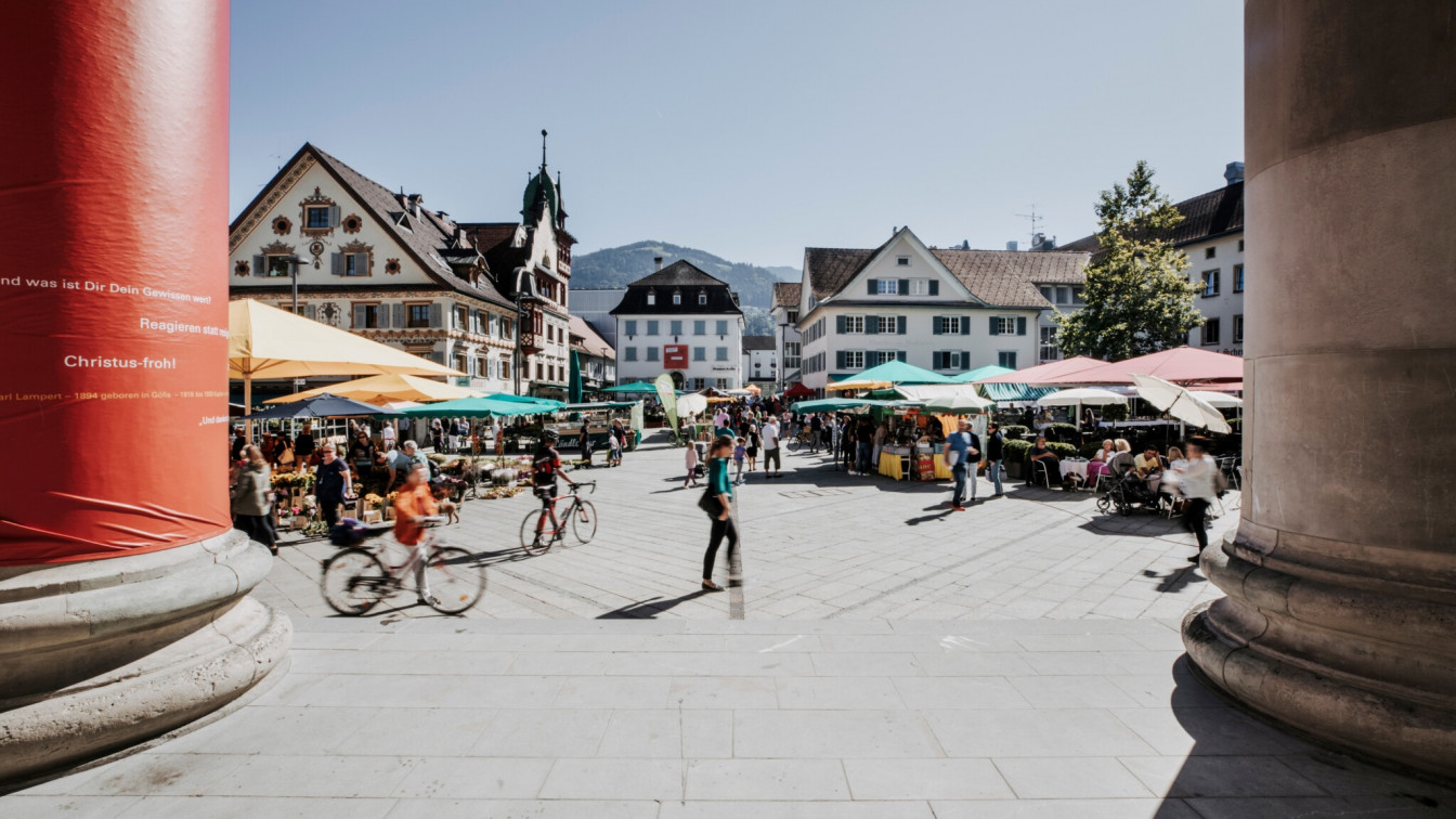Blick auf den Dornbirner Wochenmarkt
