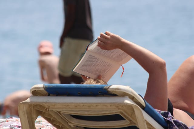 Lesen am Strand