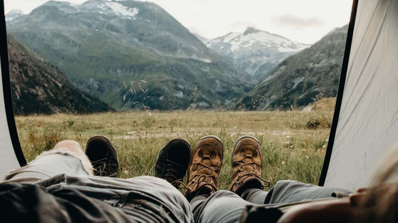 Camping (c) Kate Joie | Unsplash