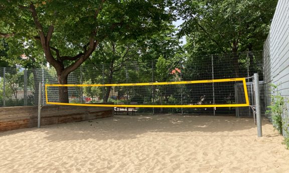 Beachvolleyballplatz im Schönbornpark (c) Alissa Hacker | 1000things
