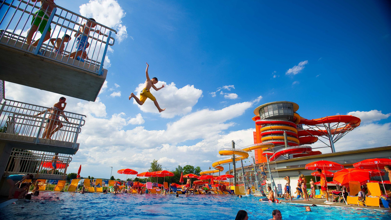 Sprungturm Sonnentherme Lutzmannsburg Erlebnisbad