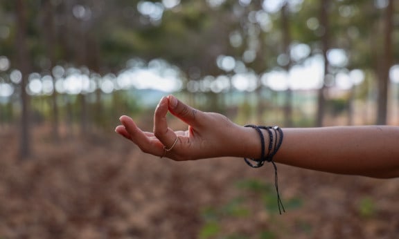 Yoga Retreats (c) Mor Shani | Unsplash