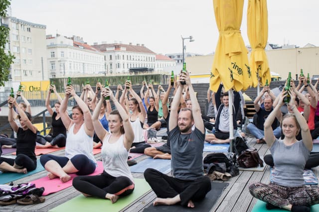 Bieryoga in der Ottakringer Brauerei