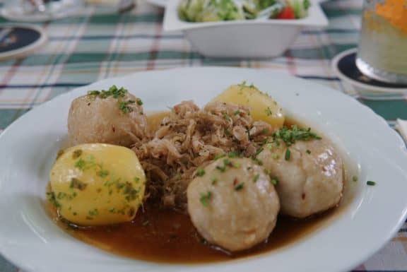 Knödel vom Gasthof Bauböck am Pramtaler Knödelweg (c) Denise Derflinger