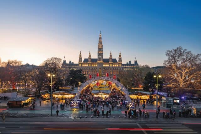 Christkindlmarkt Rathausplatz