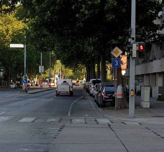 Der Radweg auf der Erzherzog-Karl-Straße 