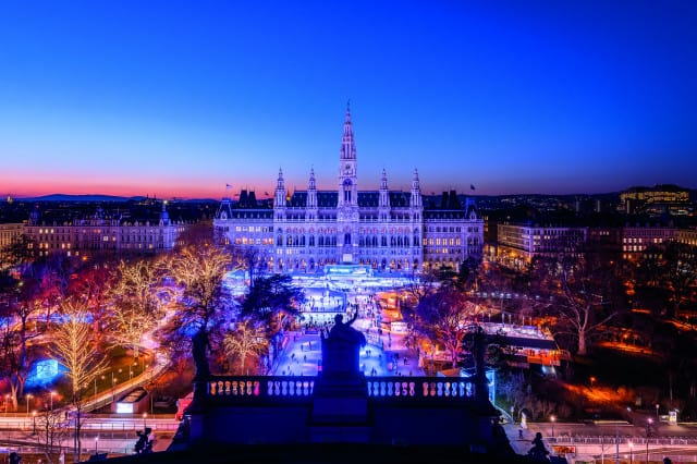 Der Wiener Eistraum am Rathausplatz (c) stadt wien markting | Johannes Wiedl