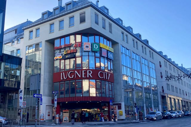 Die Lugner City im 15. Bezirk (c) Alissa Hacker | 1000things