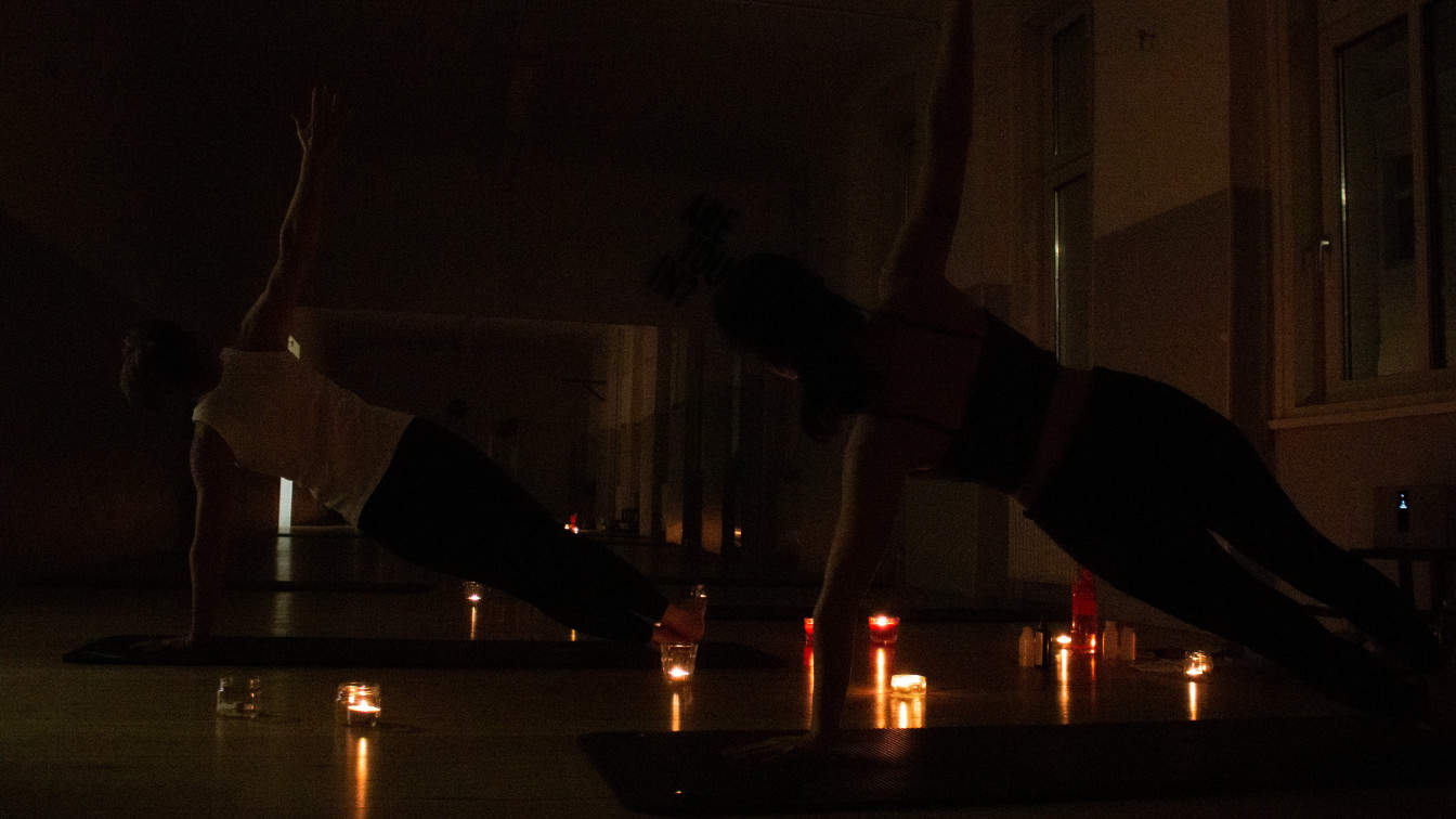 Candlelight Pilates bei In Good Shape im 2. Bezirk (c) Alina Schneeberger
