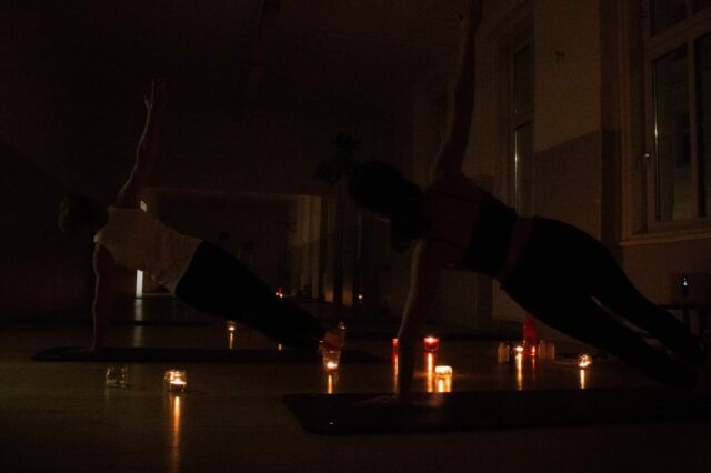Candlelight Pilates bei In Good Shape im 2. Bezirk (c) Alina Schneeberger