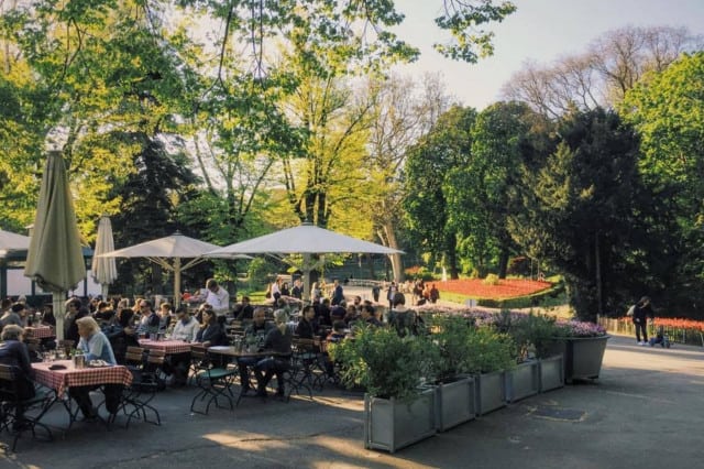 Die Meierei ist ein beliebtes Lokal im Türkenschanzpark im 18. Bezirk.