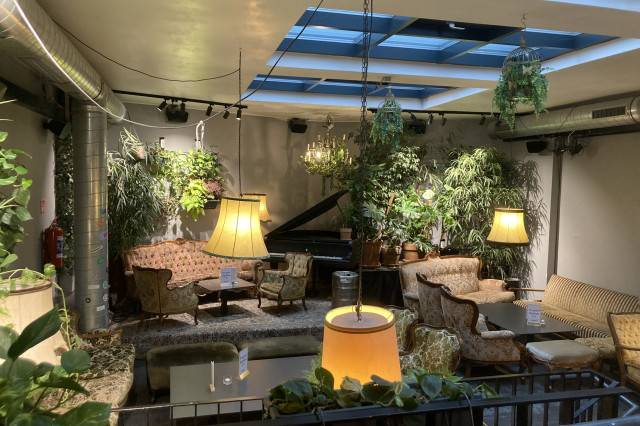 der Lokalbereich der Café-Bar Monami in Wien