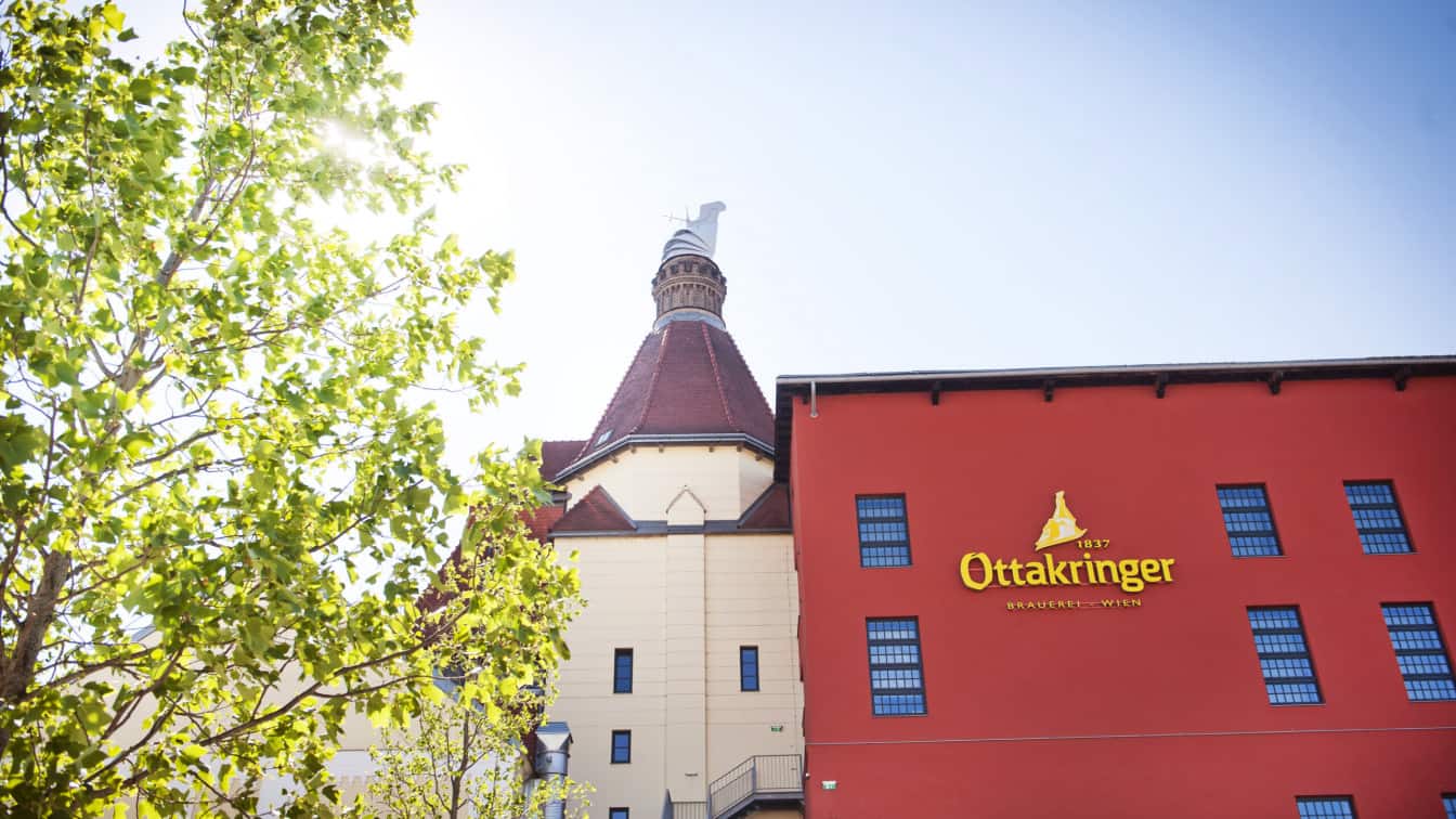 Bier Orte Wien: Die Ottakringer Brauerei ist eine echte Sehenswürdigkeit im 16. Bezirk von Wien.