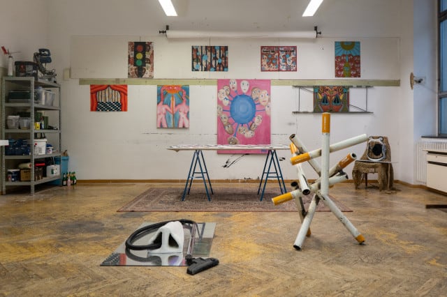 Never at Home (c) Xenia Snapiro