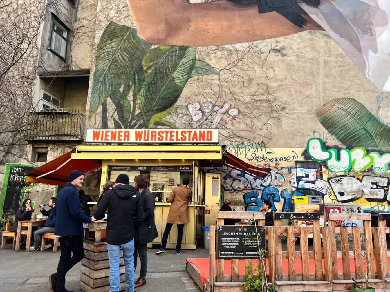 der Wiener Würstelstand in der Pfeilgasse in Wien