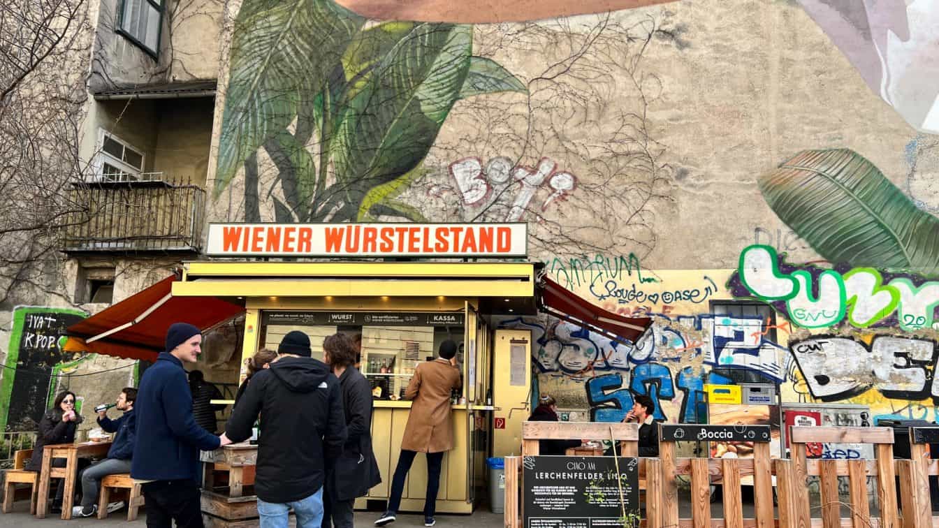 der Wiener Würstelstand in der Pfeilgasse in Wien
