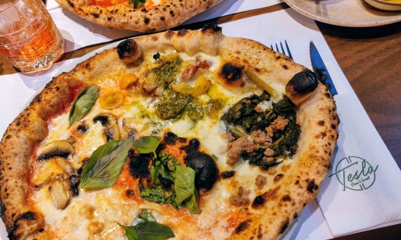 Neapolitanische Pizza Tesla