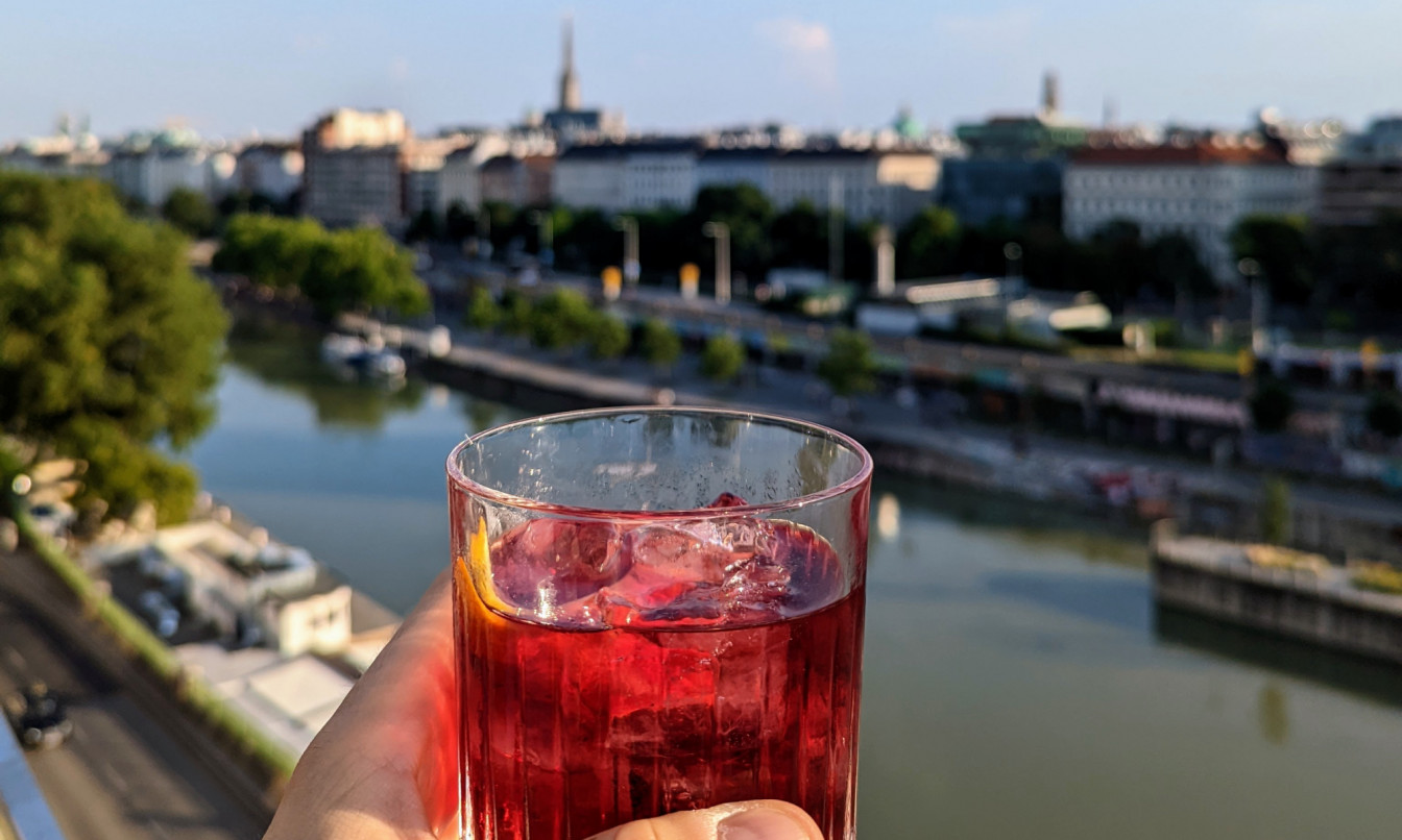 Istros Rooftop Bar Wien Negroni