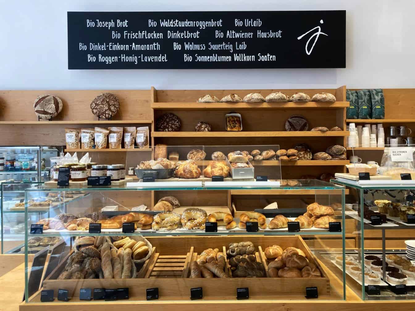 Frisches Brot und Gebäck bei Joseph Brot