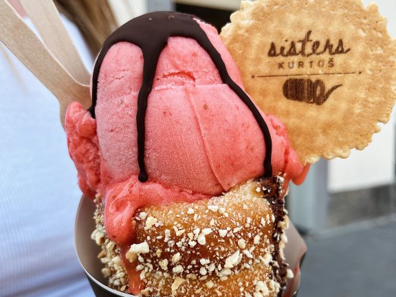 Baumkuchen-Eis von den Sisters Kurtoš
