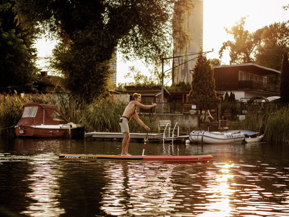Stand Up Paddling auf der Alten Donau