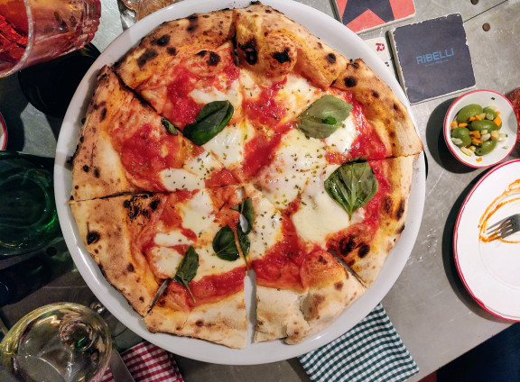 25hours Hotel Wien Restaurant Ribelli Pizza