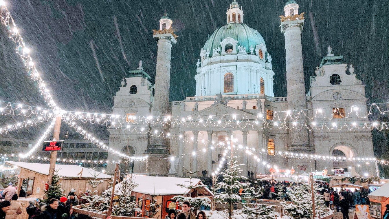 Weihnachtsmarkt Karlsplatz
