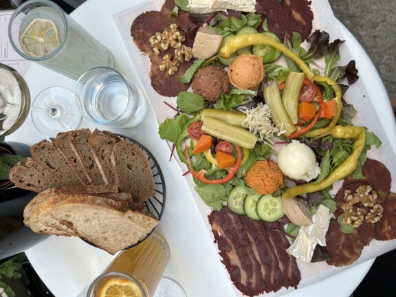 Hertz und Seele vegane Brettljause Wien