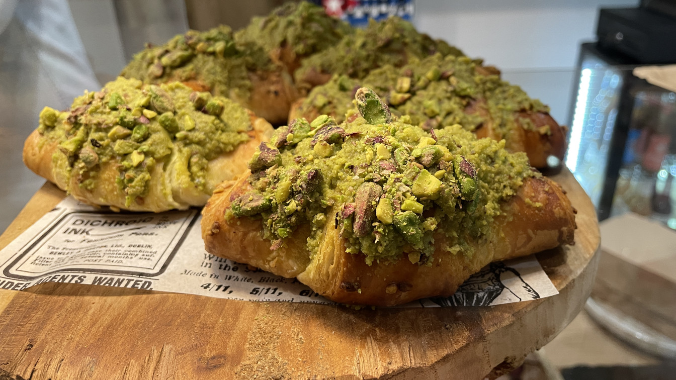 Cafe Delice Wien Croissant