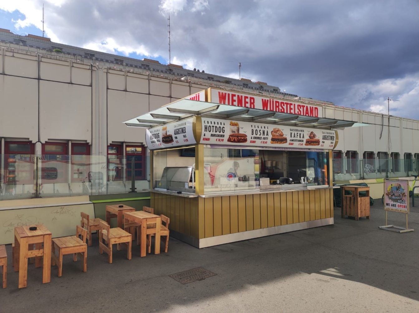 Wiener Würstelstand Spittelau: Wo man nach Mitternacht noch essen kriegt