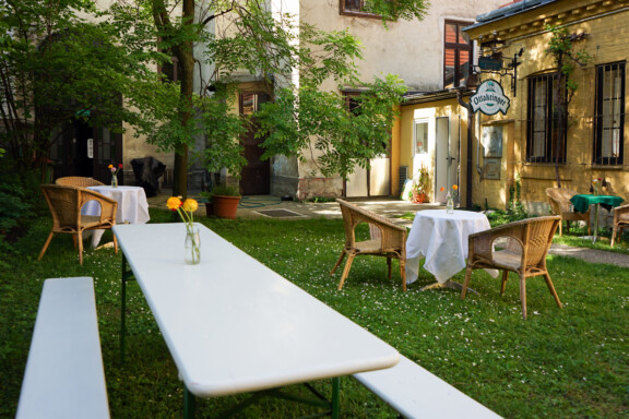 Frei Yoga Cafe Wien Gastgarten