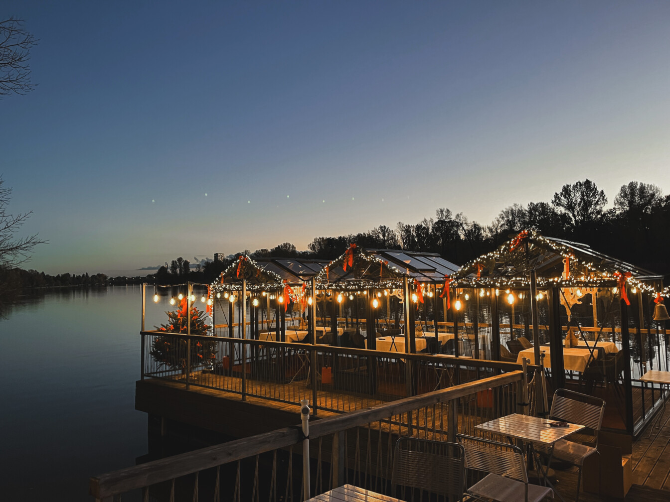 Bootshaus Glashäuser Winter: Ein Zwischenstopp zum Spazieren gehen mit Punsch im Winter in Wien