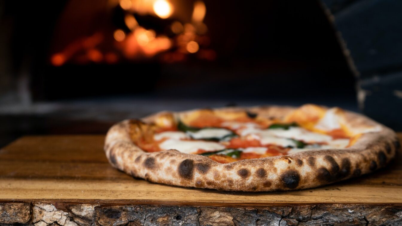 Pizza Pizzaofen Kulinarik Food Restaurants