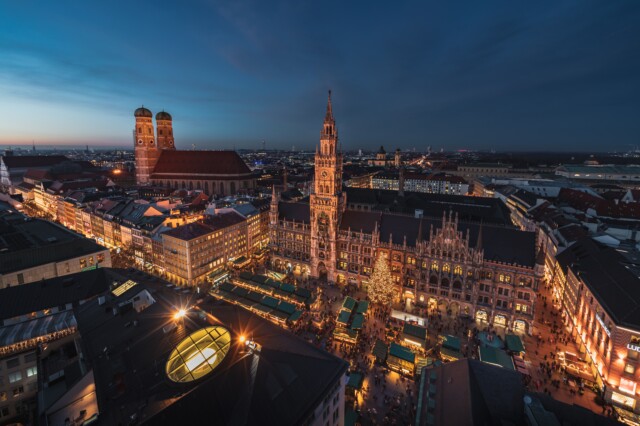 Weihnachten in München: Christkindlmarkt am Marienplatz.