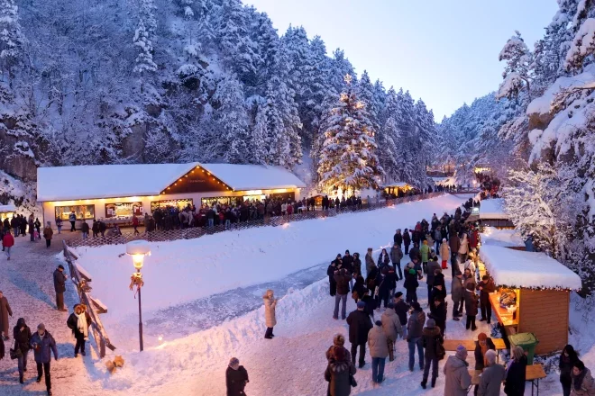Weihnachtliche Pracht in der Würflacher Johannesbachklamm.
