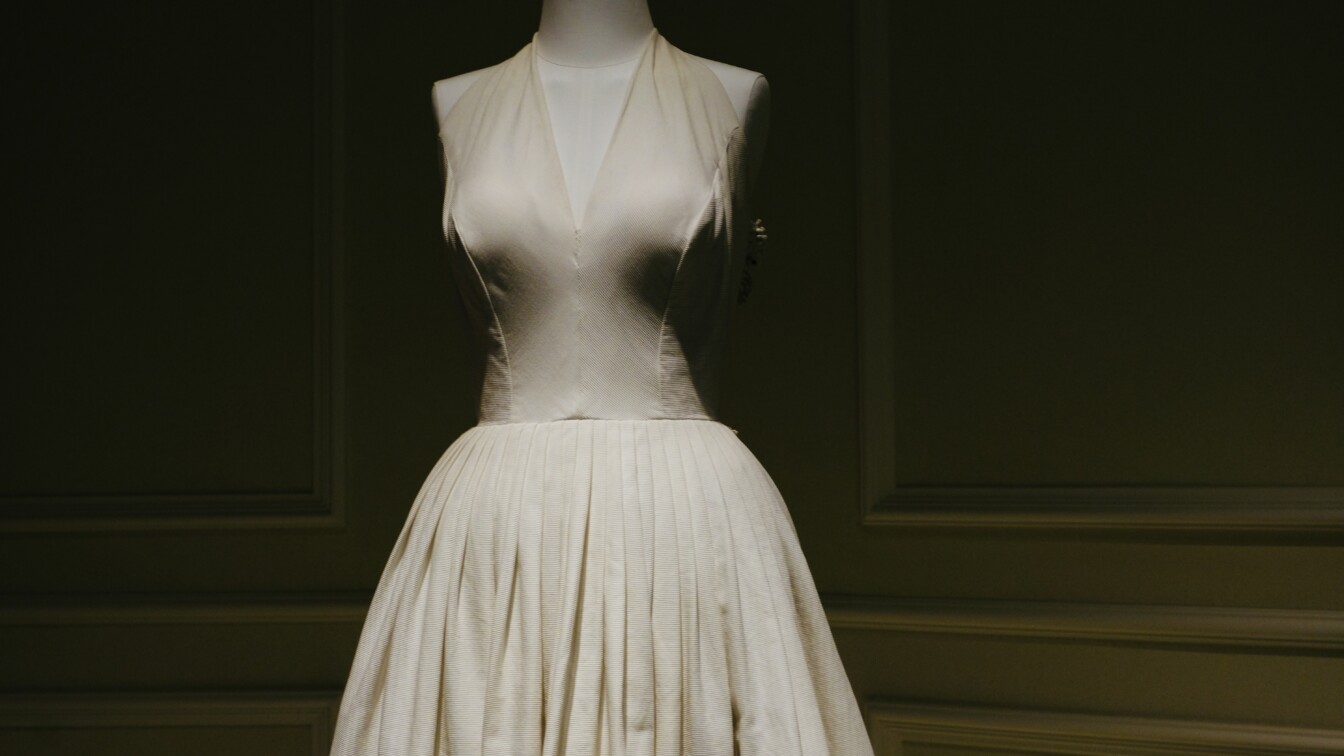 Ballsaison Wien Ballmode Ballkleid