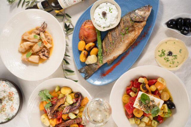 iris-modern-greek-essen