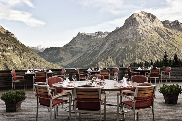 Terrasse Hotel Goldener Berg Lech