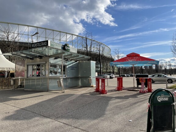 Würstelstand beim Ernst-Happel-Stadion Wien