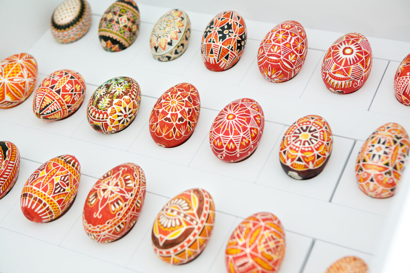 Bunt bemalte Eier im Eiermuseum Bertoni