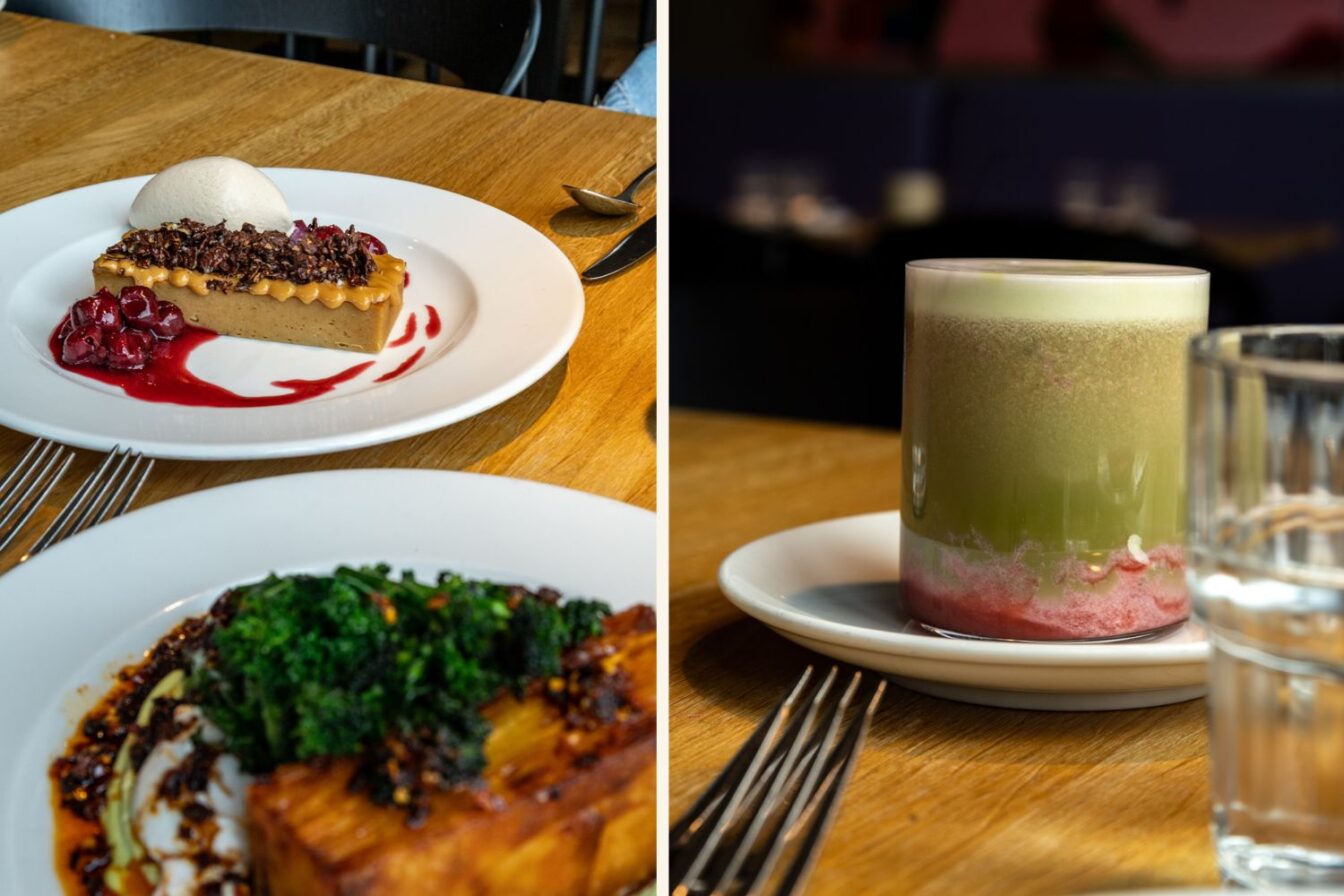 Zweiteiliges Bild aus dem Restaurant Frühstück 3000 in Berlin. Links ein Holztisch mit zwei Tellern: im Vordergrund ein herzhaftes Gericht mit knusprigem Kartoffelblock, Brokkoli und Chilisauce, dahinter ein Dessert mit karamellisierter Creme, Sauerkirschen, Eis und Schokoladentopping. Rechts ein Glas mit einem kunstvoll geschichteten Getränk in Grün und Rosa – vermutlich ein Matcha- oder Rote-Bete-Latte – serviert auf einem Unterteller, daneben ein Wasserglas. Die Präsentation ist modern und ästhetisch anspruchsvoll.