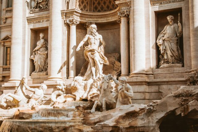 Trevibrunnen in Rom bei Sonnenschein