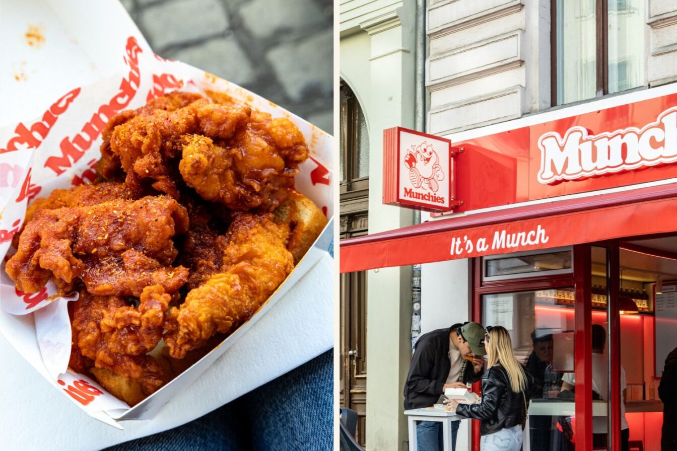 Das linke Bild zeigt eine Portion würziges, knusprig frittiertes Nashville Hot Chicken von Munchies in Berlin-Kreuzberg. Das goldbraune Hühnchen ist mit einer intensiv roten, scharfen Gewürzmischung überzogen und liegt auf einer Basis aus Waffeln, eine beliebte Kombination im amerikanischen Soulfood-Stil. Das Branding des Restaurants ist auf der Verpackung zu erkennen und verstärkt den modernen, stylischen Fast-Food-Look.
Auf der rechten Bildhälfte ist die Außenansicht von Munchies zu sehen, mit seinem auffälligen roten Design und dem charakteristischen Maskottchen auf dem Schild. Die Aufschrift „It’s a Munch“ auf der Markise unterstreicht das spielerische Branding. Vor dem kleinen, aber trendigen Laden genießen Gäste ihr Essen an Stehtischen, was die lockere, lebendige Street-Food-Atmosphäre von Kreuzberg widerspiegelt. Munchies ist bekannt für seine hochwertige Interpretation von Fast Food, insbesondere für sein würziges Fried Chicken und seine kreativen Beilagen.