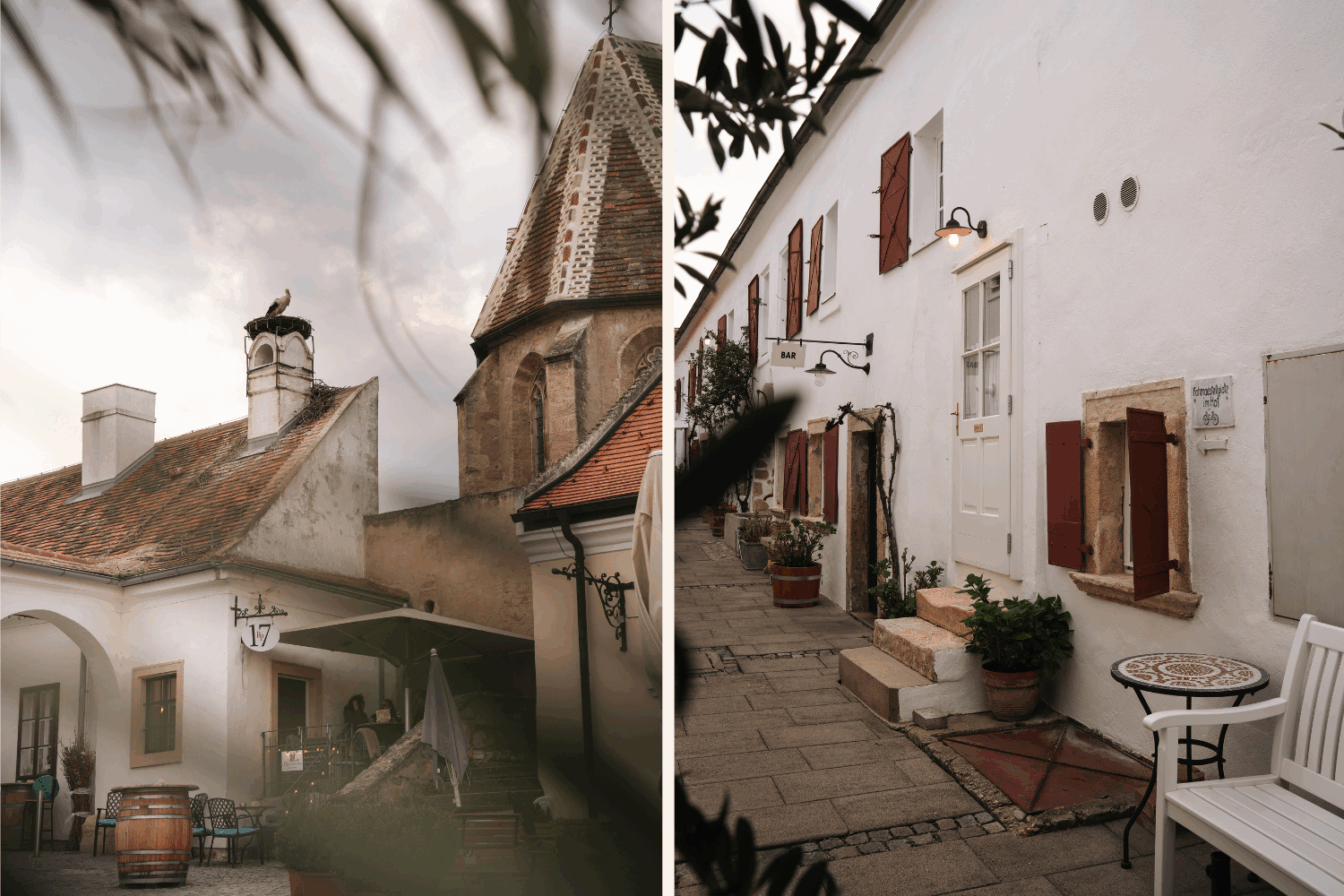 Kleine Gassen in Rust mit Storchennest am Dach