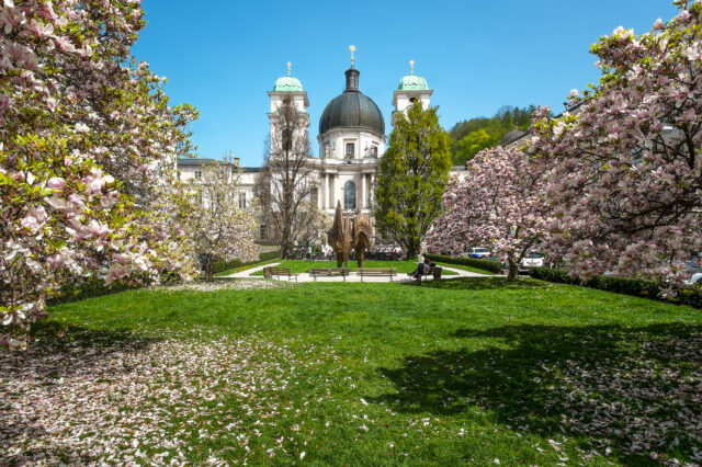 Makartplatz in spring with the Dreifaltigkeitskirche [Holy Trinity Church]