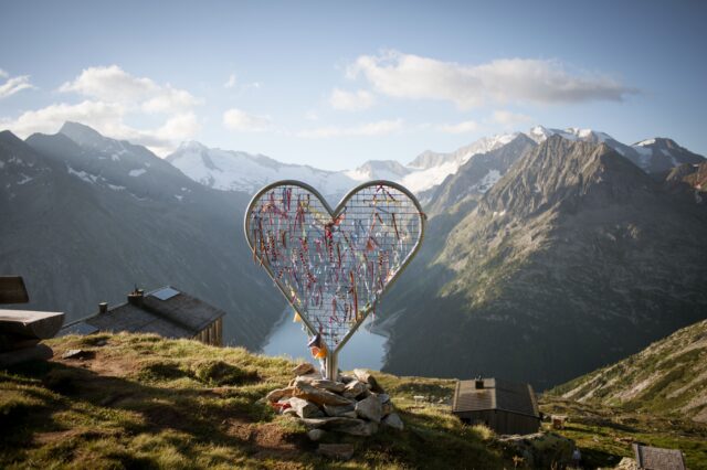 Blick von der Olperer Hütte im Zilltertal, Tirol mit Herzfigur