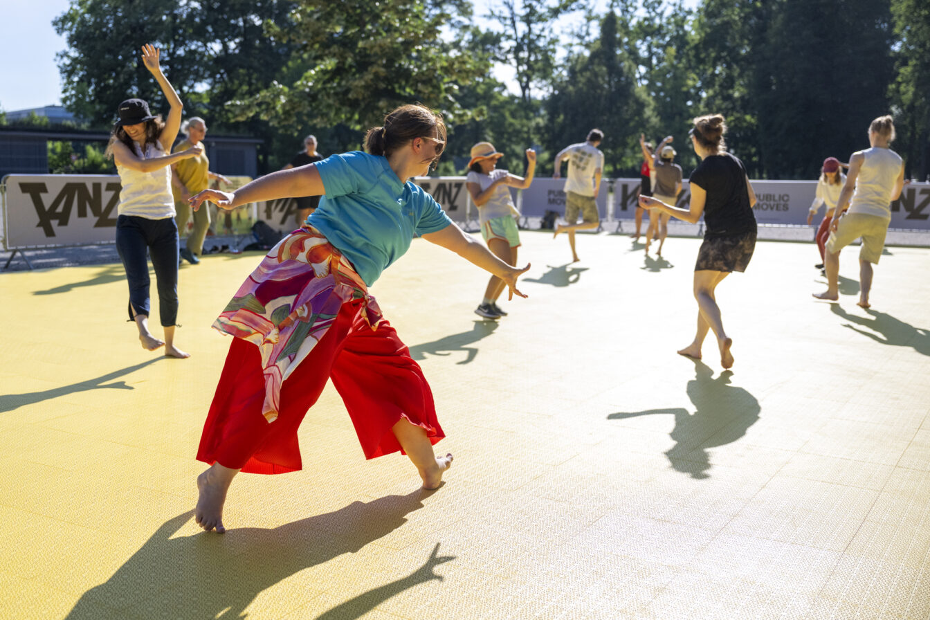 Public Moves in Salzburg - kostenlos tanzen unter freiem Himmel. Auch in Klagenfurt, Wien und Linz finden gratis Tanzkurse statt.