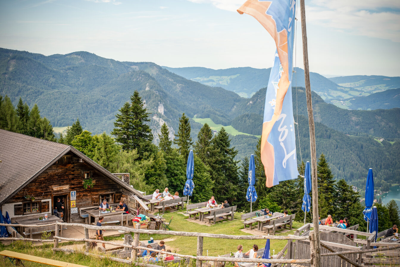 Die Lärchenhütte am Zwölferhorn.