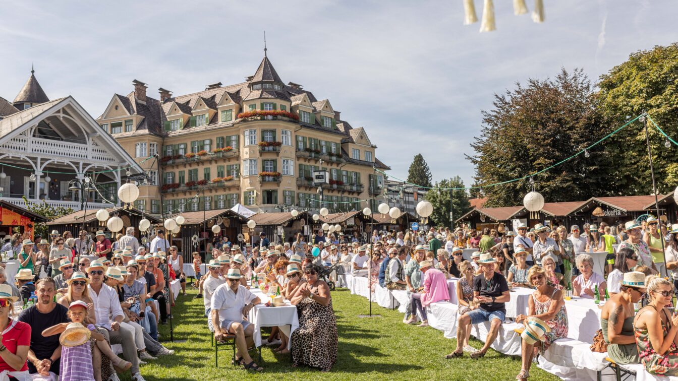 Stimmung auf dem Festivalgelände von Bubbles at the Lake in Velden
